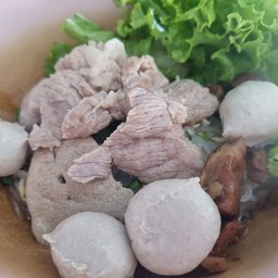 เส้นเล็ก(น้ำ)ลูกชิ้นหมู,หมูตุ๋น,หมูสด,หมูเด้ง