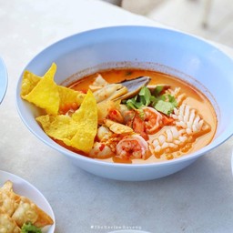 ก๋วยเตี๋ยวต้มยำรวมมิตรทะเล