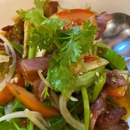 ยำหมูย่างมะเขืออ่อน