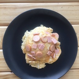 ข้าวไข่ข้นใส้กรอก