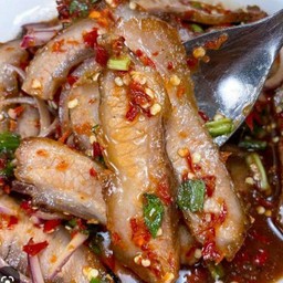 ยำคอหมูย่างน้ำล้า