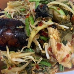 ร้านอิ่มอร่อย ก๋วยเตี๋ยวแชมป์ ส้มตำ อาหารตามสั่ง