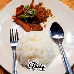 ข้าวราดหมูทอดกระเทียมพริกไทย