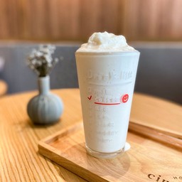 โยเกิร์ตและนมสมูทตี้ - Yogurt Milk Smoothie