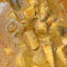 แกงไก่หน่อไม้สด