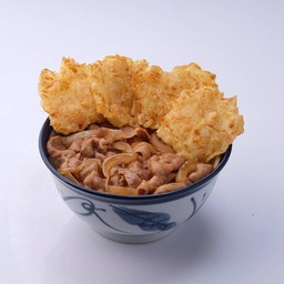 ข้าวหน้าหมูผัดซอสสไตล์ญี่ปุ่นและปลานามาสึเทมปุระ