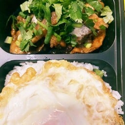 ปังปัง ข้าวไก่ทอด หมูทอด ตามใจสั่ง