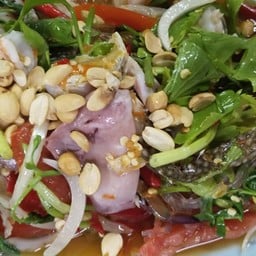 มาดามลาบก้อยส้มตำยำแซ่บ ซอยลีลา