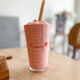 สตอเบอรี่ สมูทตี้ - Strawberry smoothie