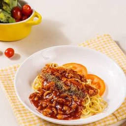 สปาเก็ตตี้ซอสมะเขือเทศไก่สับ