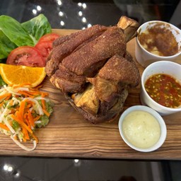 ขาหมูเยอรมัน