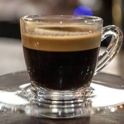 โรงกาแฟ คั่วละมุน The Roaster