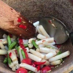 ตำไหลบัวปูปลาล้า