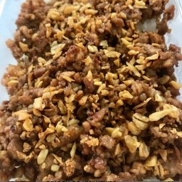 Stir Fried Garlic And Peppercorn With Minced Pork On Rice