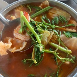แกงส้มกุ้งผักรวม