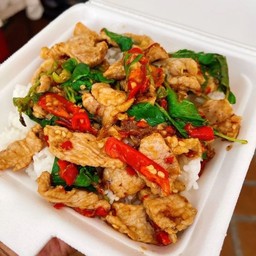 ข้าวกะเพราหมูชิ้น