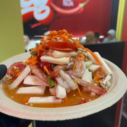 ตำยอดมะพร้าวกุ้งสด