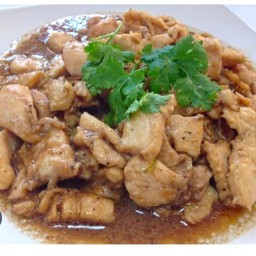 ไก่กระเทียมราดข้าว