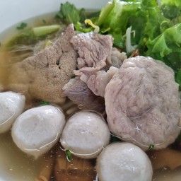 เส้นใหญ่(แห้ง)ลูกชิ้นหมู,หมูเด้ง