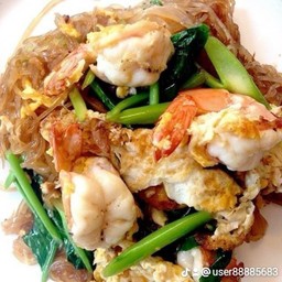 เส้นเล็กผัดซีอิ้วกุ้งสดโรยถั่ว