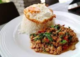 ข้าวผัดกะเพราหมูสับ