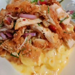 ข้าวไข่ข้นลาบไก่กรอบ