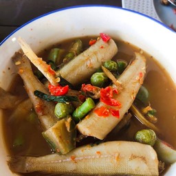 แกงป่าปลาเห็ดโคน