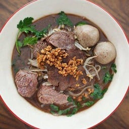 ก๋วยเตี๋ยวแชมป์ เลี่ยงเมือง