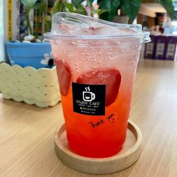 สตอเบอรี่โซดา