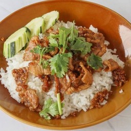 ข้าวราดทอดกระเทียม