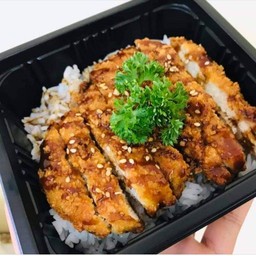 ข้าวญี่ปุ่นหน้าไก่ทงคัตซึ