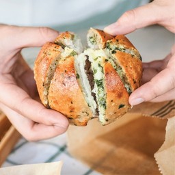 NEW!! ขนมปังกระเทียมครีมชีสยีสต์ธรรมชาติ Natural yeast garlic bread cream cheese