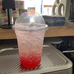 สตอร์เบอร์รี่โซดา