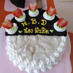 Z&T Bakery by:จันทร์ทาเบเกอรี่ รับทำเค้กวันเกิด  1ปอนด์,2ปอนด์ กรุณาสั่งล่วงหน้า2วันค่ะ