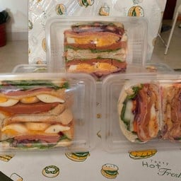 ข้าวไข่ข้น (ของนักศึกษาสู้ชีวิต)