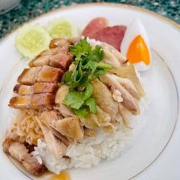 อาโก หมูกรอบ หมูแดง (สูตรเจ๊แดงเจ้าเก่า) Ako Moo kob-Moo Daeng