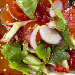 ยำไข่แดง