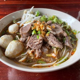 ล้านก๋วยเตี๋ยวเรือ อาหารตามสั่ง นิดหน่อย