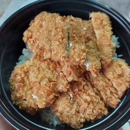 ข้าวหมูสันในและสันนอกทอด ซอสทงคัตสึ