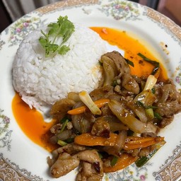 ข้าวราดหมูผัดพริกเผา