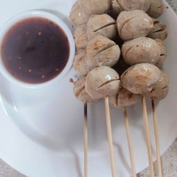 ลูกชิ้นหมูปิ้ง (3 ไม้)