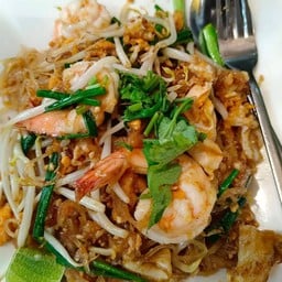 ผัดไทยกุ้งสด