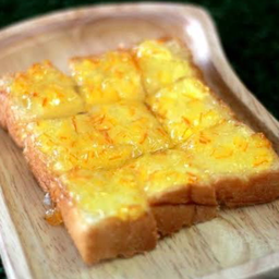 ปังปิ้งเนยสดแยมส้ม