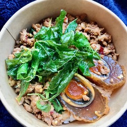 ข้าวไข่เยี่ยวม้า-กะเพรากรอบ