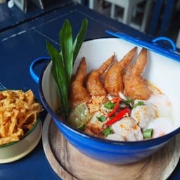 มาม่าจัมโบ้ปีกไก่ทอดไร้กระดูกต้มยำน้ำข้น