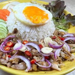 ข้าวไก่ ราดซอสพริกน้ำปลา