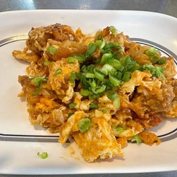 ข้าวหมูกรอบซอสสุกี้