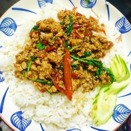 กระเพราหมูสับ