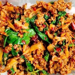 หมูสับผัดพริกแกง ใส่หน่อไม้ หรือไม่ใส่ หน่อไม้ โปรดระบุ