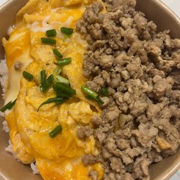 ข้าวไข่ข้น+ หมูสับกระเทียม